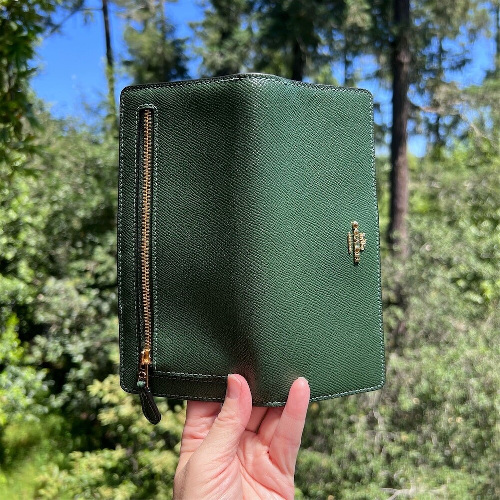 COACH Green Crossgrain Bifold Leather Wallet with Gold Hardware AUTHENTIC - Picture 4 of 8